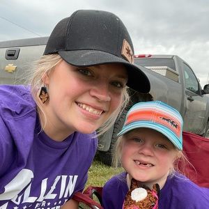 Meet your Posher, Madalyn